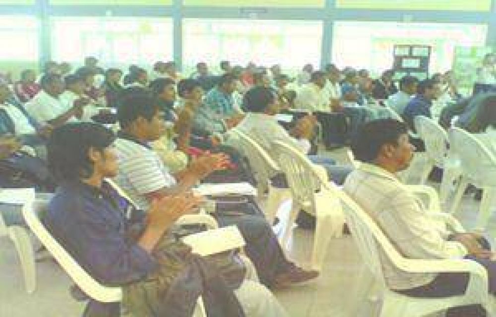 Definen orientaciones curriculares de ense�anza de lengua y cultura biling�e en nivel secundario