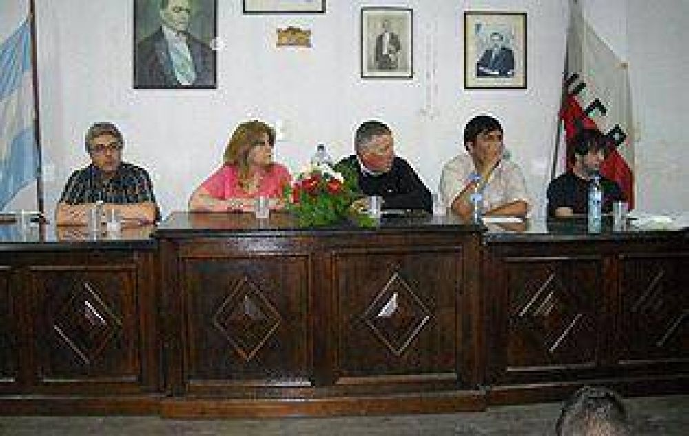 LOMAS DE ZAMORA: Asumieron las nuevas autoridades de la UCR de Lomas