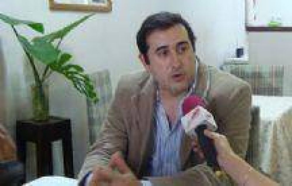 N�stor Ruiz de los Llanos: "La Provincia enviar� 200 efectivos a la frontera para combatir el narcotr�fico"