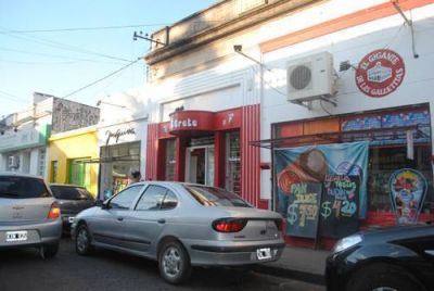 Sujeto asalt� dos sucursales de la misma galletiter�a y se llev� la recaudaci�n