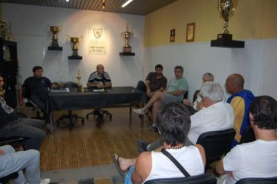 El f�tbol nicole�o debate sobre la cobertura policial
