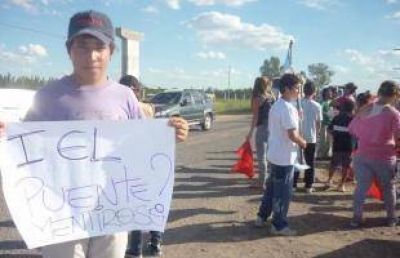 Nuevo reclamo por el puente peatonal