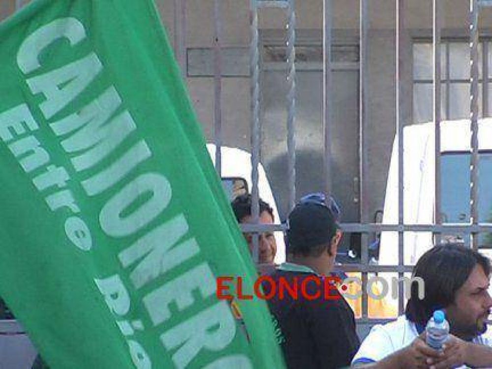 Paro nacional: Camioneros realizan cortes de rutas en Entre R�os 