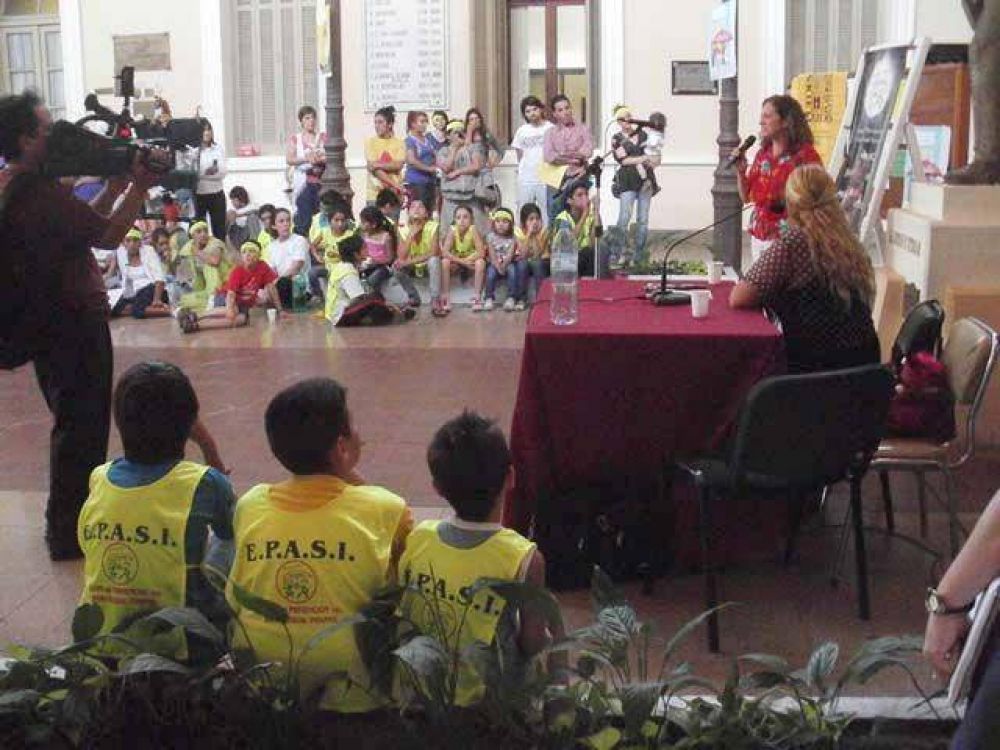 Capacitaron a padres y docentes contra el abuso sexual infantil 