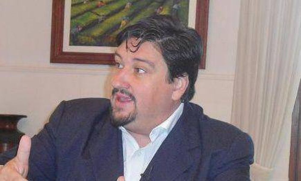 Intendentes quiebran relaci�n con Closs