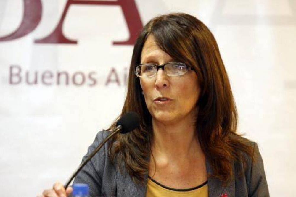 Adriana Andr�s: "La inserci�n laboral de los graduados es alta"