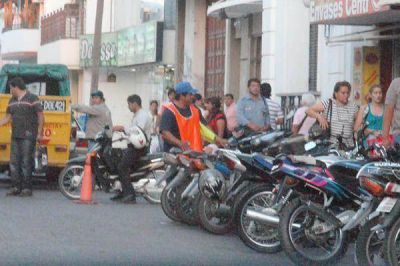 Secuestran autos y motos en diferentes operativos 