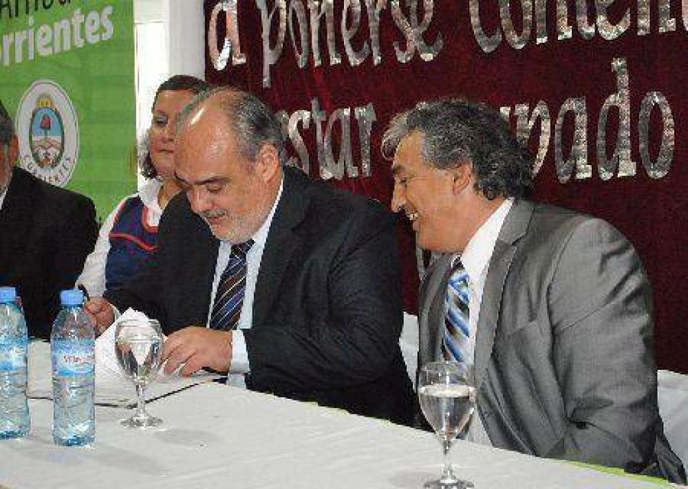Colombi firm� convenios para pavimentar 20 cuadras y otras obras, por m�s de 6 millones de pesos