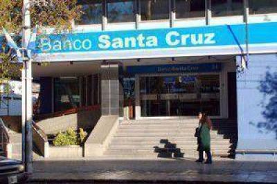 El Intendente, desesperado, carg� contra una Resoluci�n del Banco Santa Cruz que �l mismo hab�a acordado