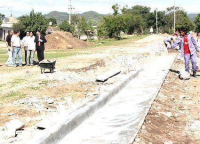 Construir�n una fuente En el parque �Juana Azurduy�