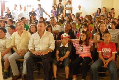 Chicos de Tornquist en el Cierre del Concurso Escolar FEDECOBA
