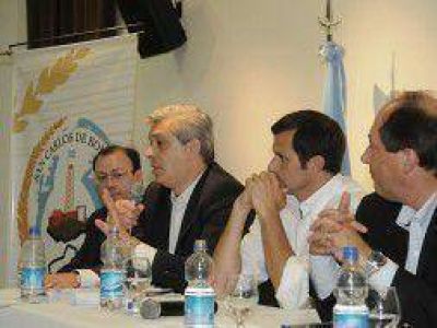Bol�var: Juli�n Dom�nguez resalt� la importancia de acelerar los tr�mites de adopci�n