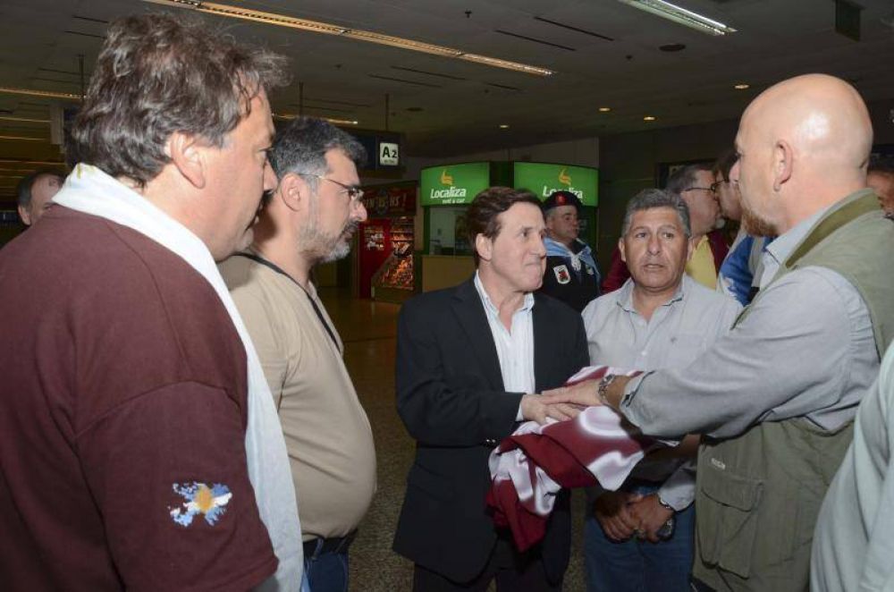 El intendente Dario D�az D�az P�rez recibi� a los veteranos de guerra que viajaron a Malvinas