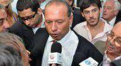 "Los responsables pol�ticos de este apriete violento son del gremio gastron�mico"