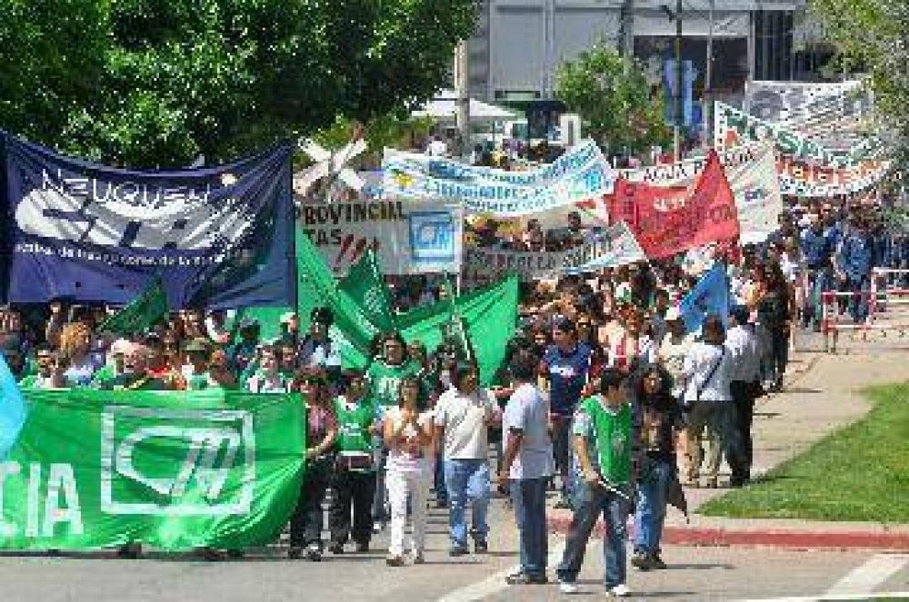 Dos actos y un mismo reclamo en Neuqu�n