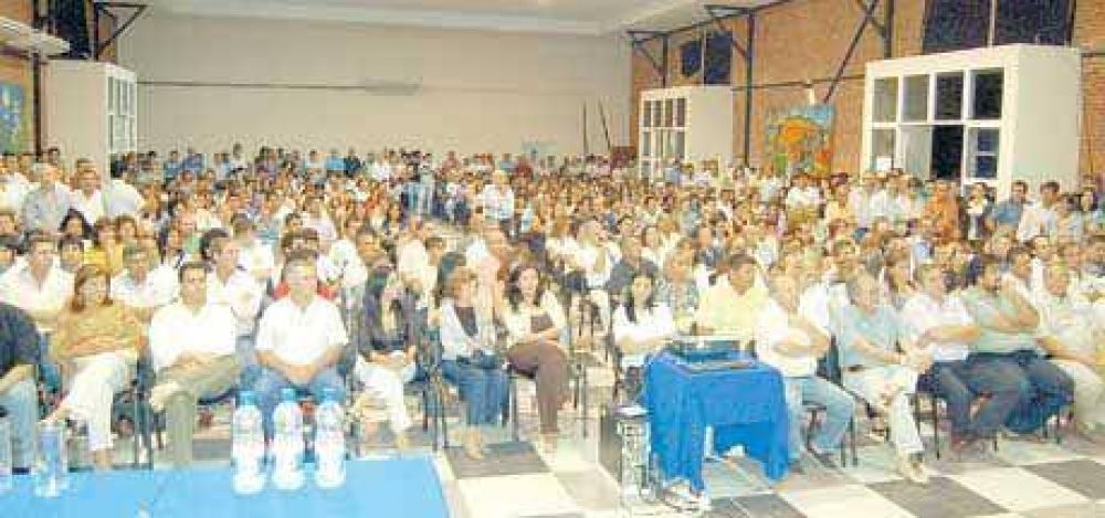 A 33 a�os del golpe de Estado, valoraron la democracia con bases de justicia y unidad.