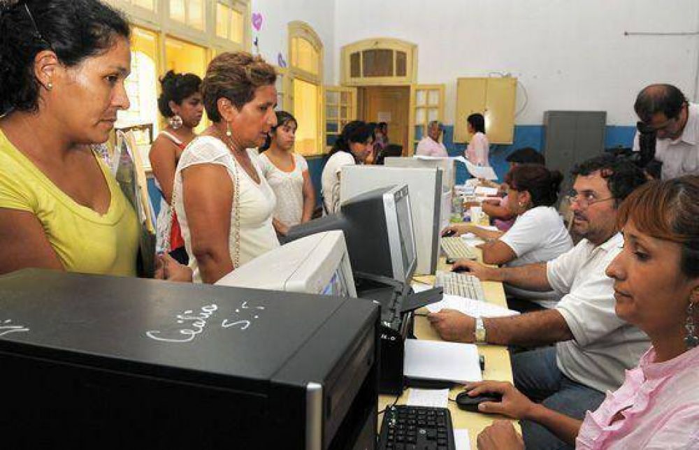 �ltimo d�a de consultas de docentes en Capital para el per�odo de tachas