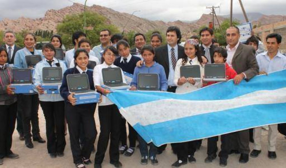 En noviembre se entregaron en la provincia m�s de 2500 netbooks