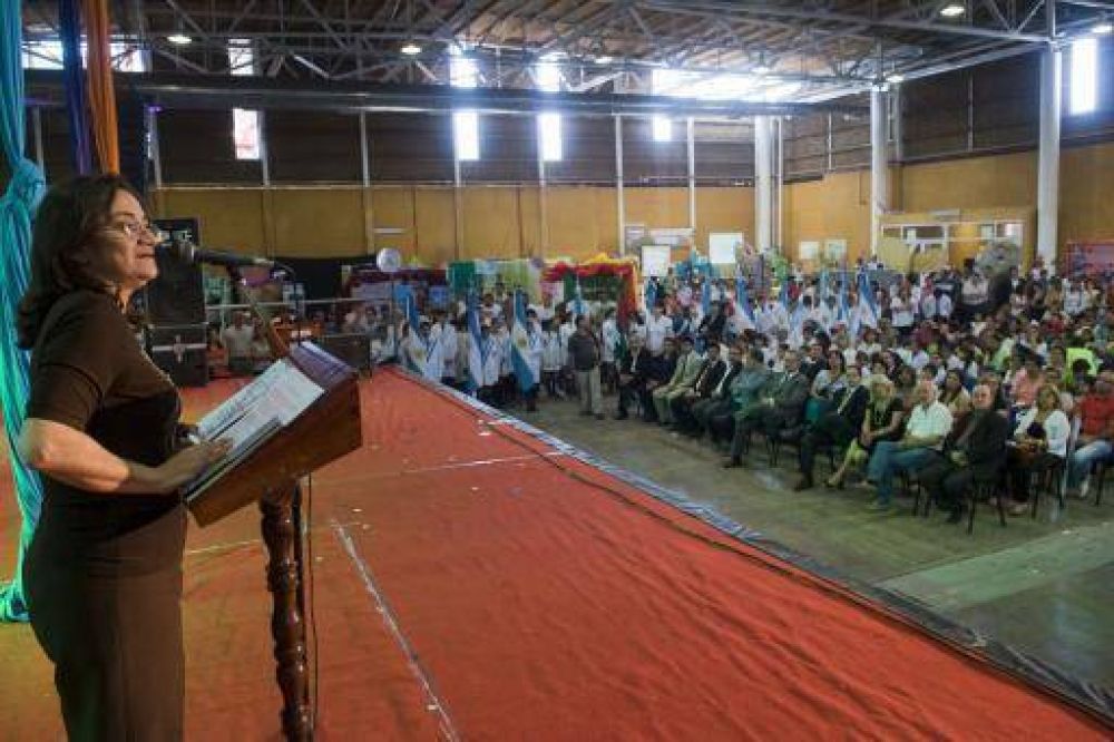 La Gobernadora inaugur� la II Expo Ambiente 2012