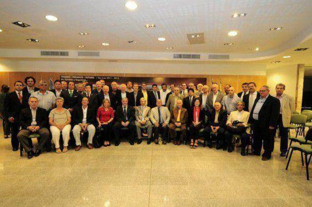 El Gobierno firmó convenios con federaciones deportivas nacionales y el Comité Paralímpico Argentino