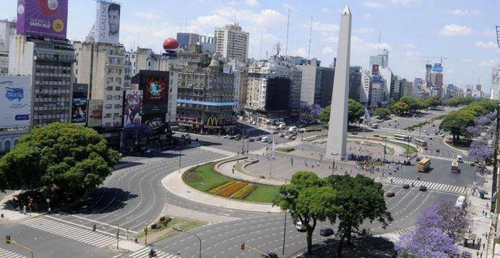 El paro se sinti� con fuerza en varias ciudades y Moyano le pidi� a Cristina que "escuche el silencio de la calle"