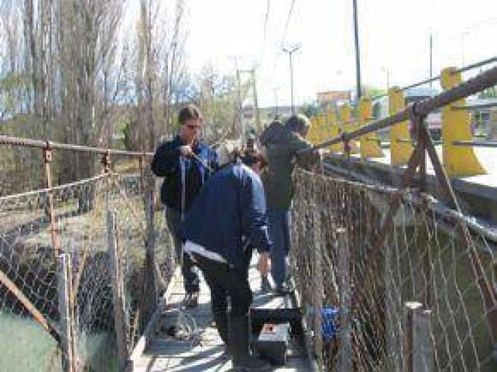Convocan A Intendentes Por La Crisis En El R�o Chubut