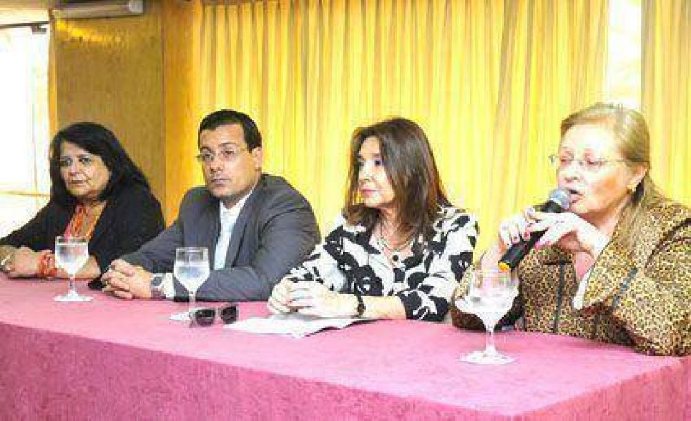 Directora Nacional de Ni�ez  Disert� en Jujuy   