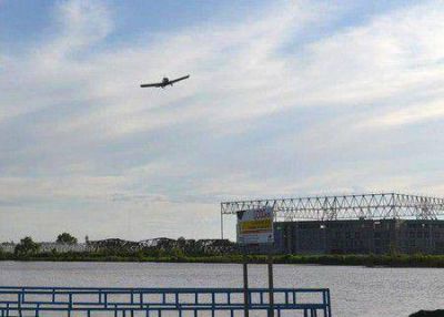 Fumigaci�n a�rea en la laguna 