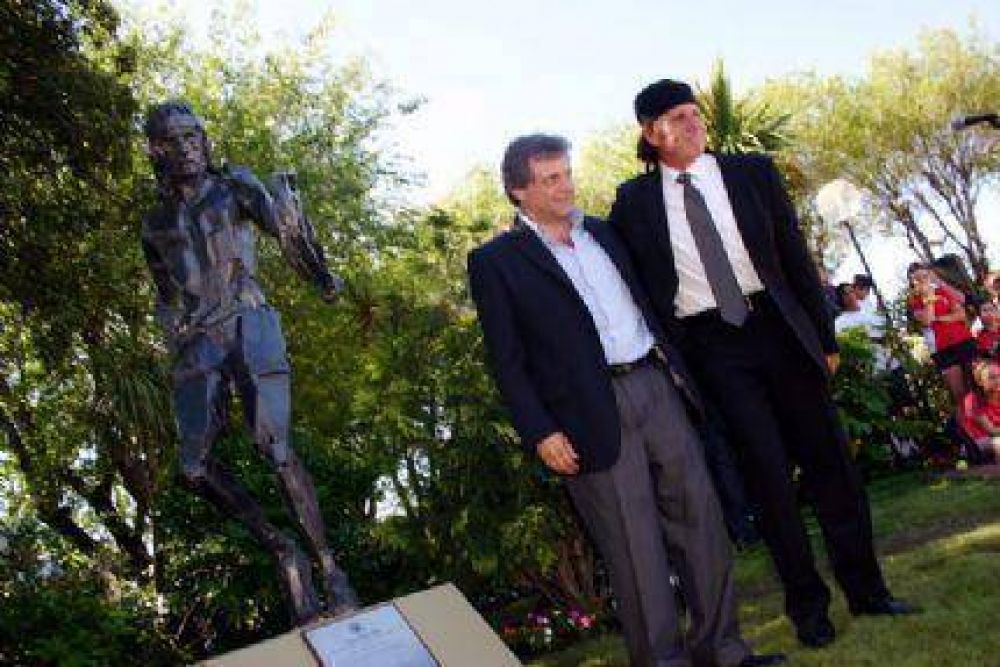 Gustavo Pulti: �Este �dolo de Argentina debe tener de nuevo su Museo en Mar del Plata�