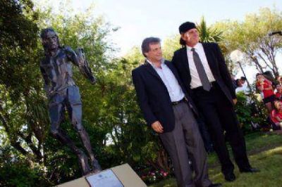 Gustavo Pulti: �Este �dolo de Argentina debe tener de nuevo su Museo en Mar del Plata�