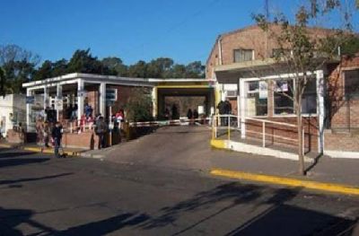 "Un concejal no puede desconocer la situaci�n del �nico hospital de Echeverr�a"