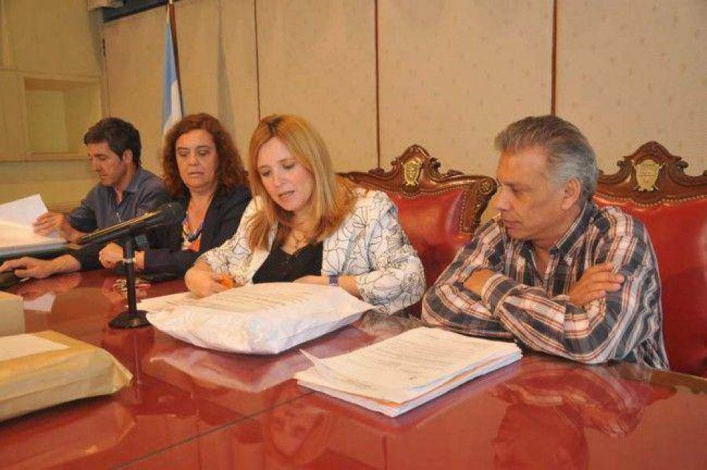 Construir�n un secundario y una primaria en el �Pueblos Originarios� 