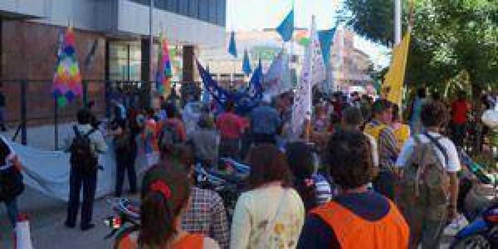 En Formosa, el paro se sinti� en bancos, tribunales y transporte