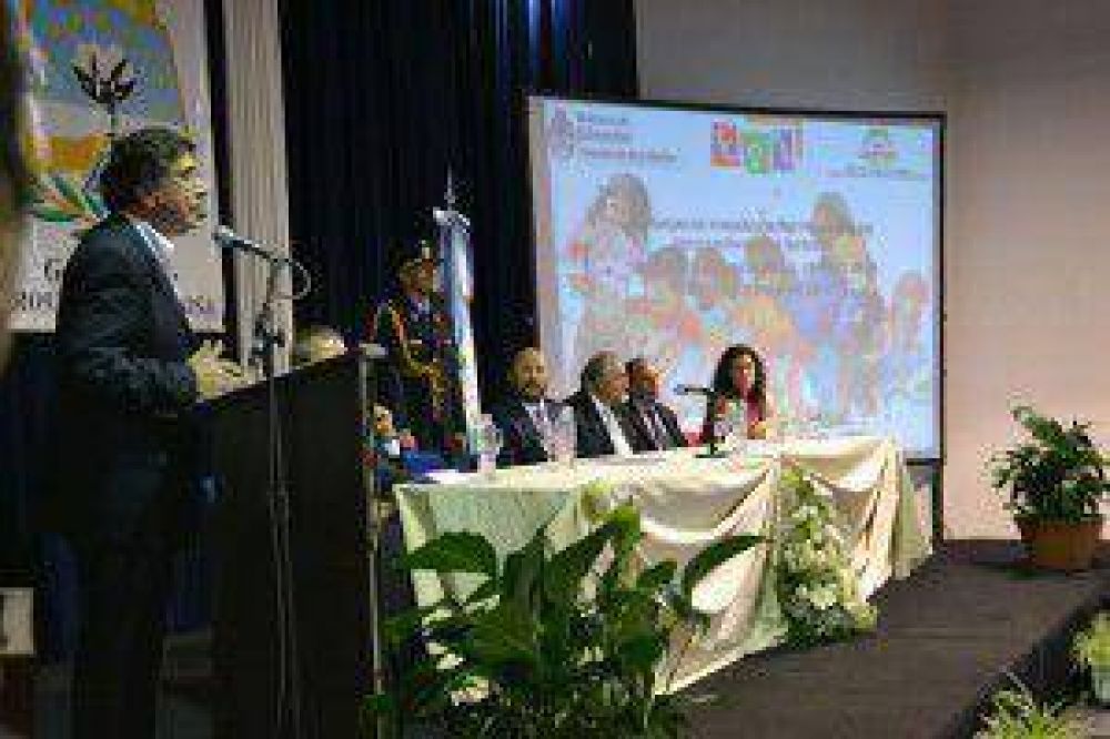 Sileoni destaco la gesti�n Insfr�n por situar a la �educaci�n en el centro de la pol�tica de estado�