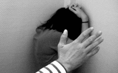 Secuestr� a su exnovia de 17 a�os, la golpe� y ahora est� pr�fugo