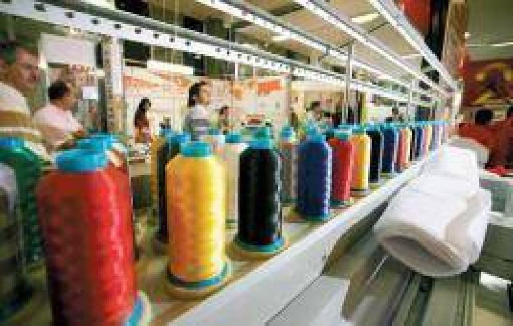 Textil suspendi� la totalidad de sus operarios por falta de insumos 