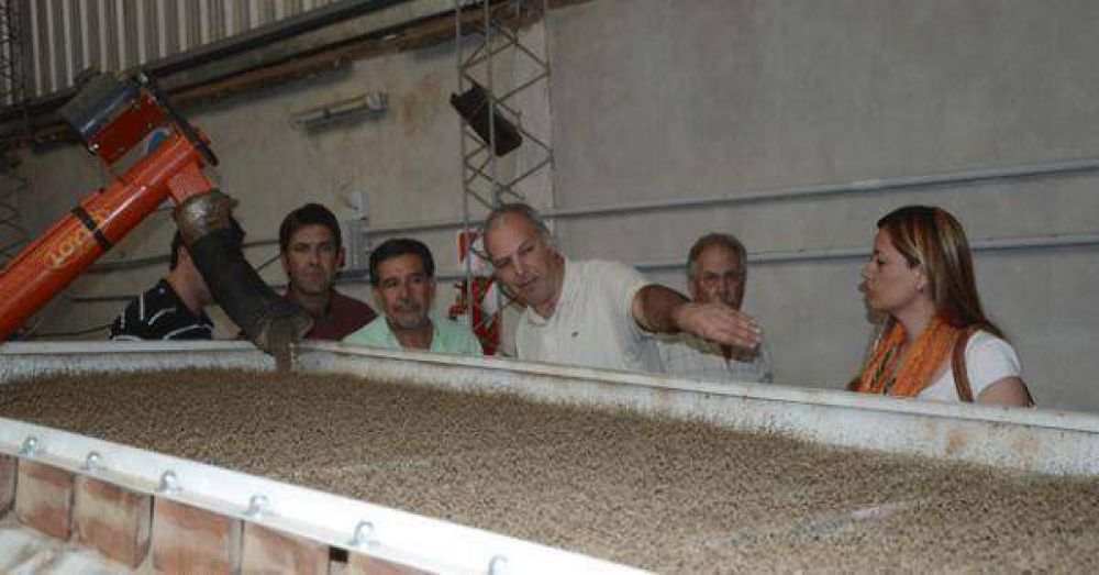 El gobernador Beder Herrera recorri� emprendimientos de especias en Salta 