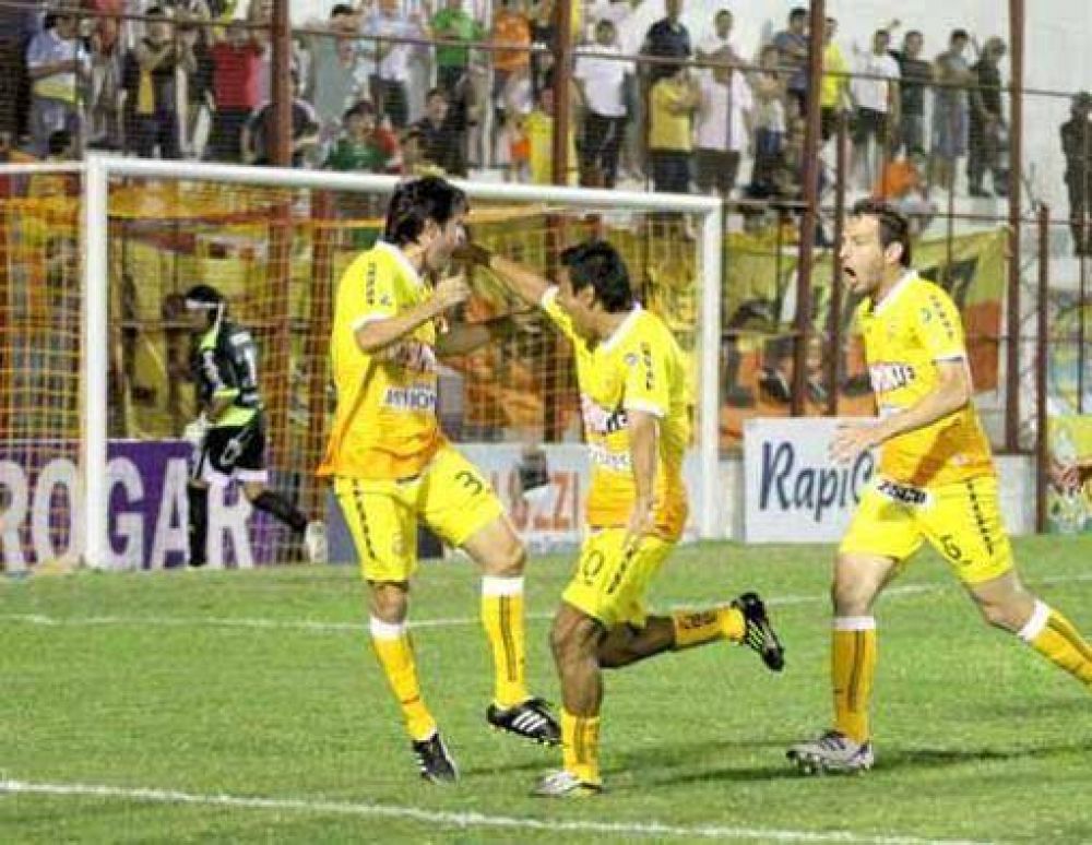 Crucero recibe a Rosario Central en Santa In�s por la fecha 12�