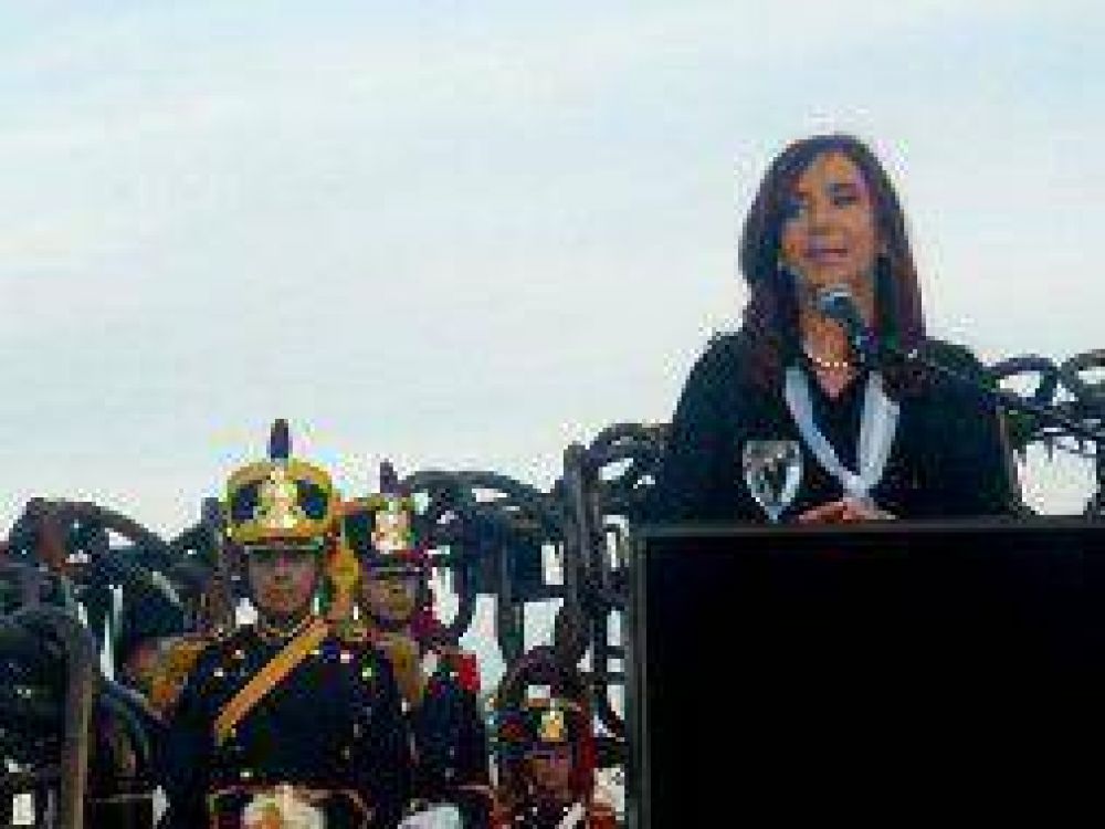 #20N: Cristina asegur en Vuelta de Obligado "a m no me corre nadie, menos con amenazas"