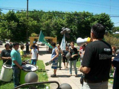 Sin administraci�n p�blica transcurre la jornada de paro