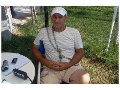 Vecinos se encadenaron frente a una planta de residuos peligrosos