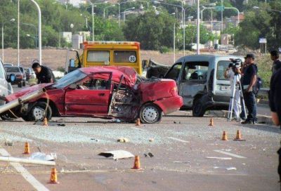 Milagro: espectacular accidente en cadena en el Corredor dej� dos heridos leves 