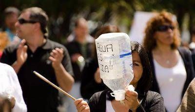 La gente volvi� a protestar en Caleta por la falta de agua