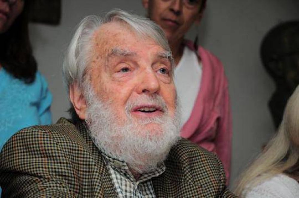 El historiador Osvaldo Bayer disertar� el viernes en Jun�n