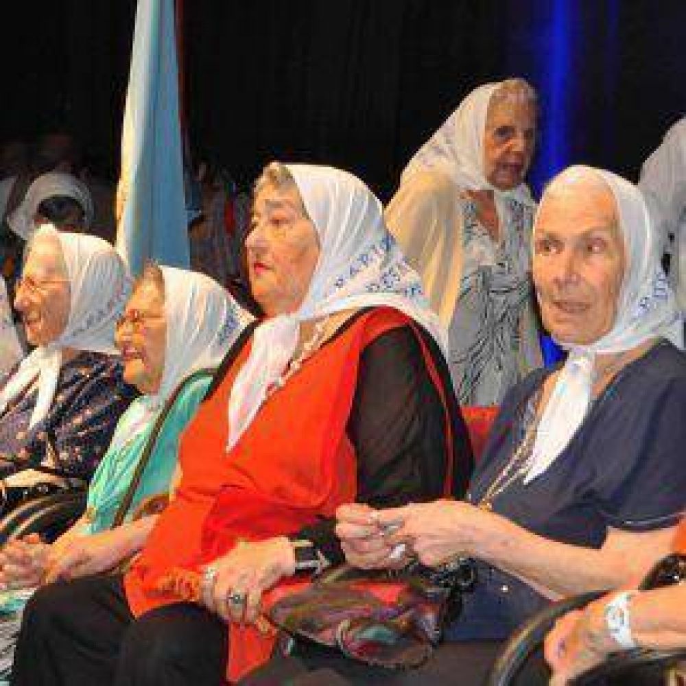 Pol�mico premio para Hebe de Bonafini
