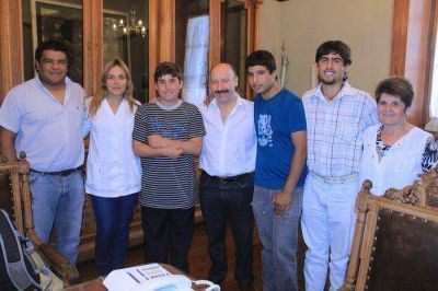 El Intendente mantuvo un encuentro con la comunidad educativa de la Escuela Laboral