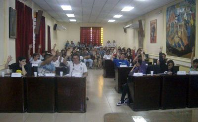  SE REALIZ� LA TERCERA  SESI�N DE  �PARLAMENTO JOVEN� 
