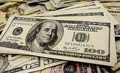 El d�lar subi� a $ 4,825. El "blue" avanz� a $ 6,38