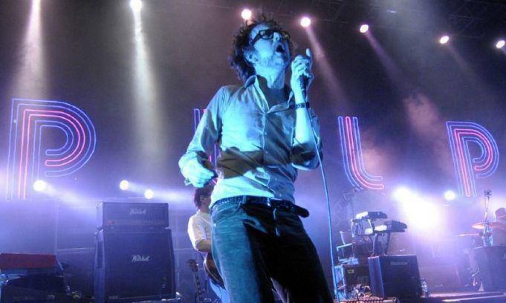  Pulp le puso m�sica y poes�a a una m�gica noche en el Luna