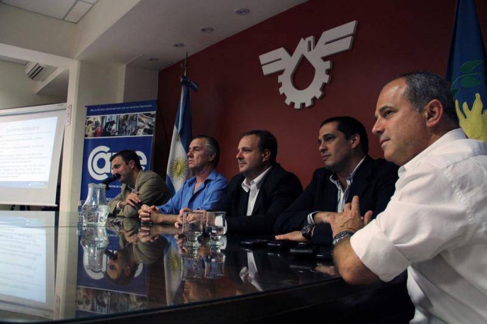 El grupo Garantizar SRG expuso sus servicios en la C�mara de Comercio